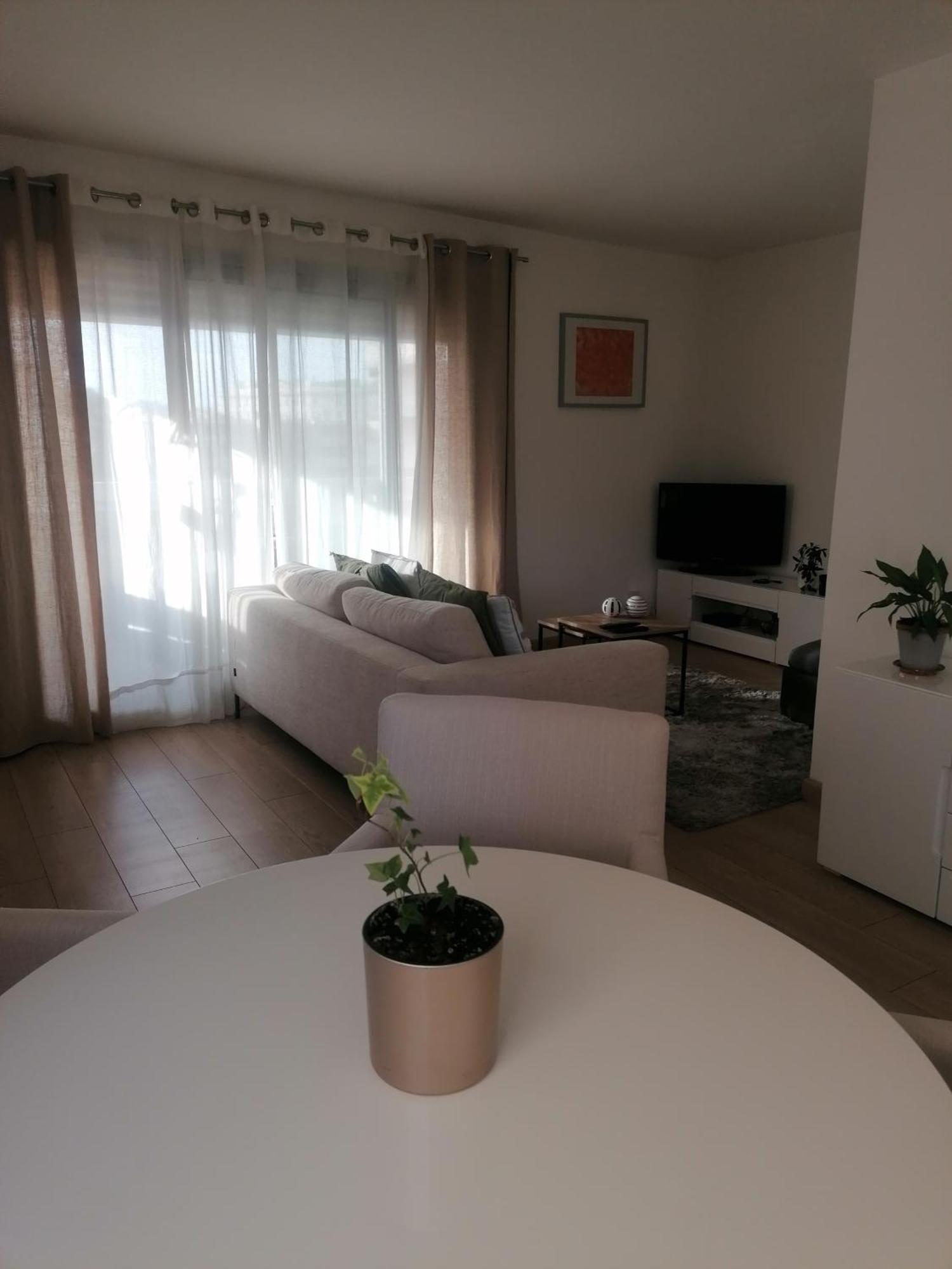 Chambre Double Avec Salle De Bain Commune, A 2 Min De La Croisette Apartment Cannes Luaran gambar